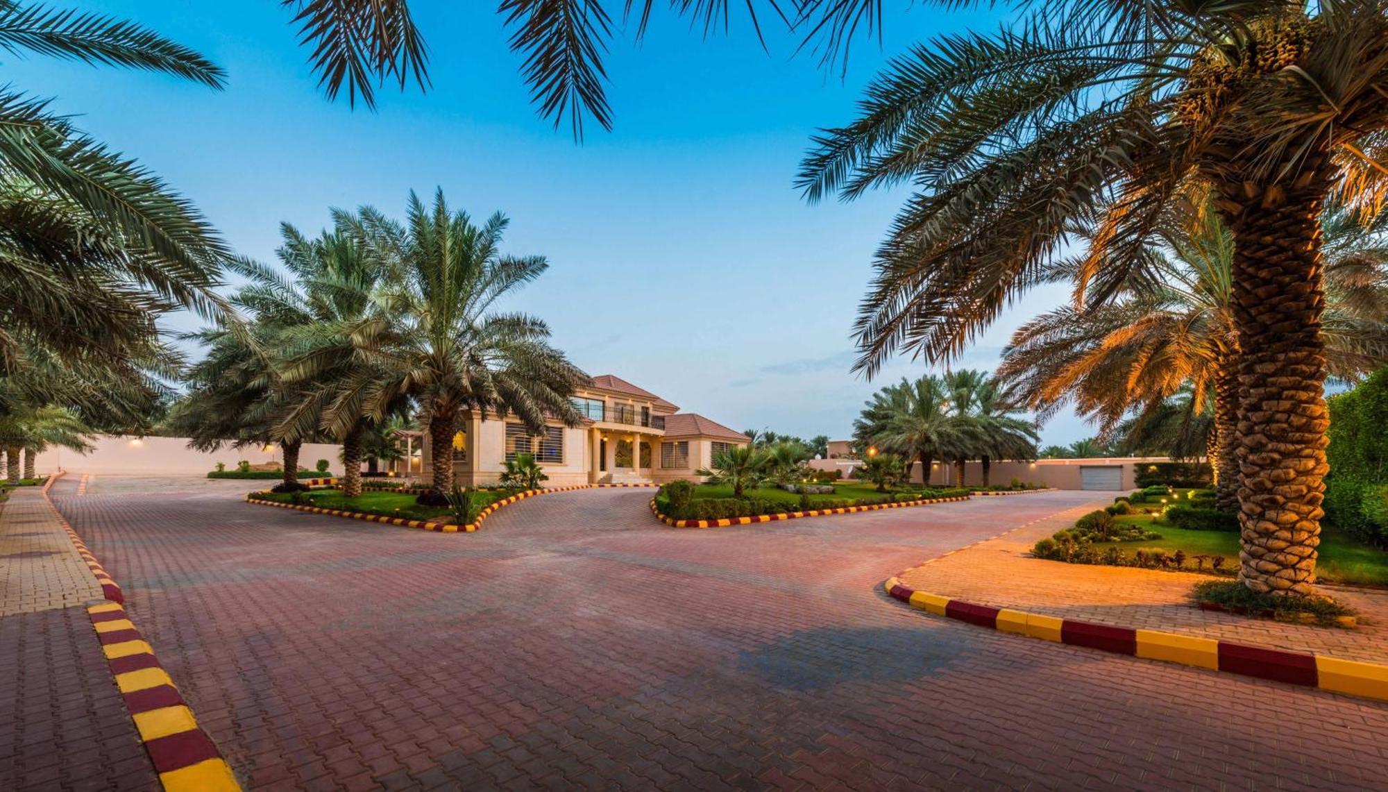 Hotel Boudl Al Nakheel Unaizah Esterno foto