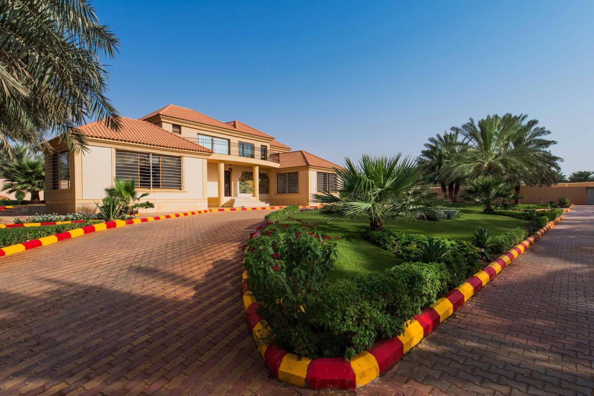 Hotel Boudl Al Nakheel Unaizah Esterno foto