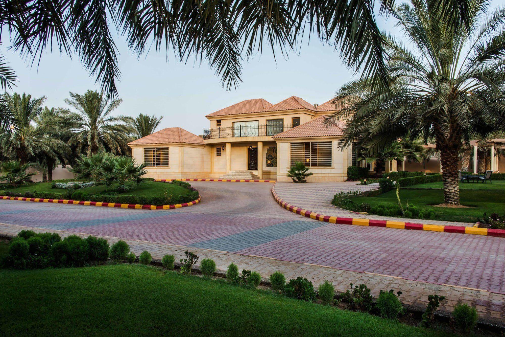 Hotel Boudl Al Nakheel Unaizah Esterno foto
