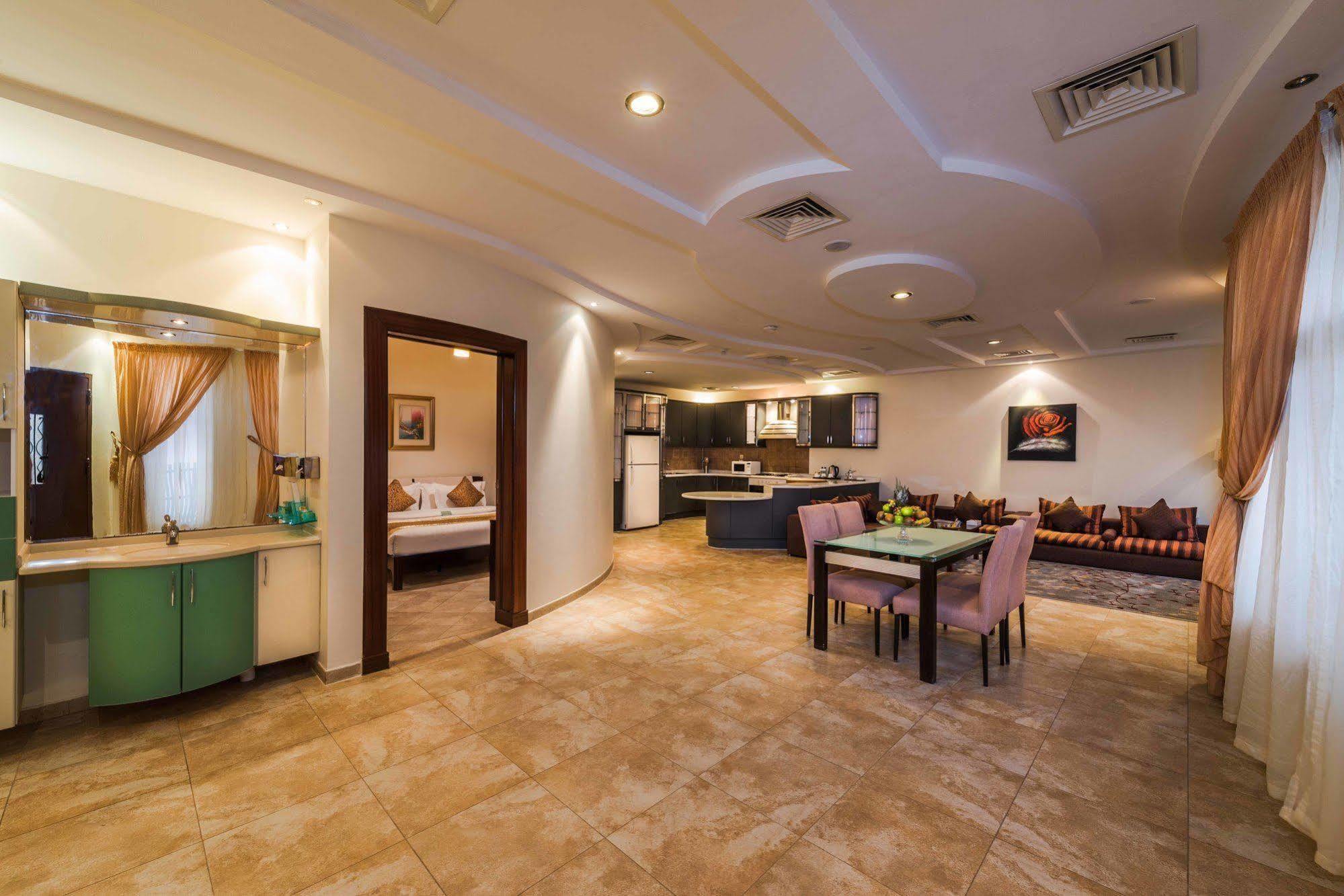 Hotel Boudl Al Nakheel Unaizah Esterno foto