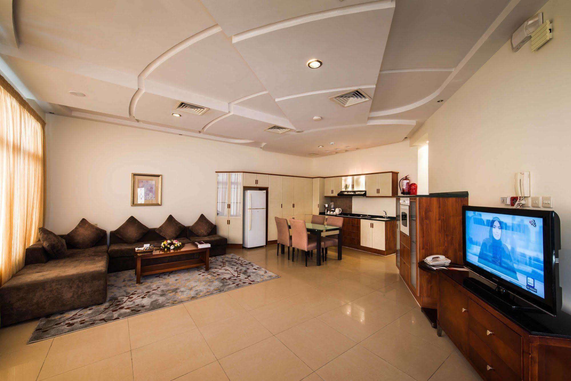 Hotel Boudl Al Nakheel Unaizah Esterno foto
