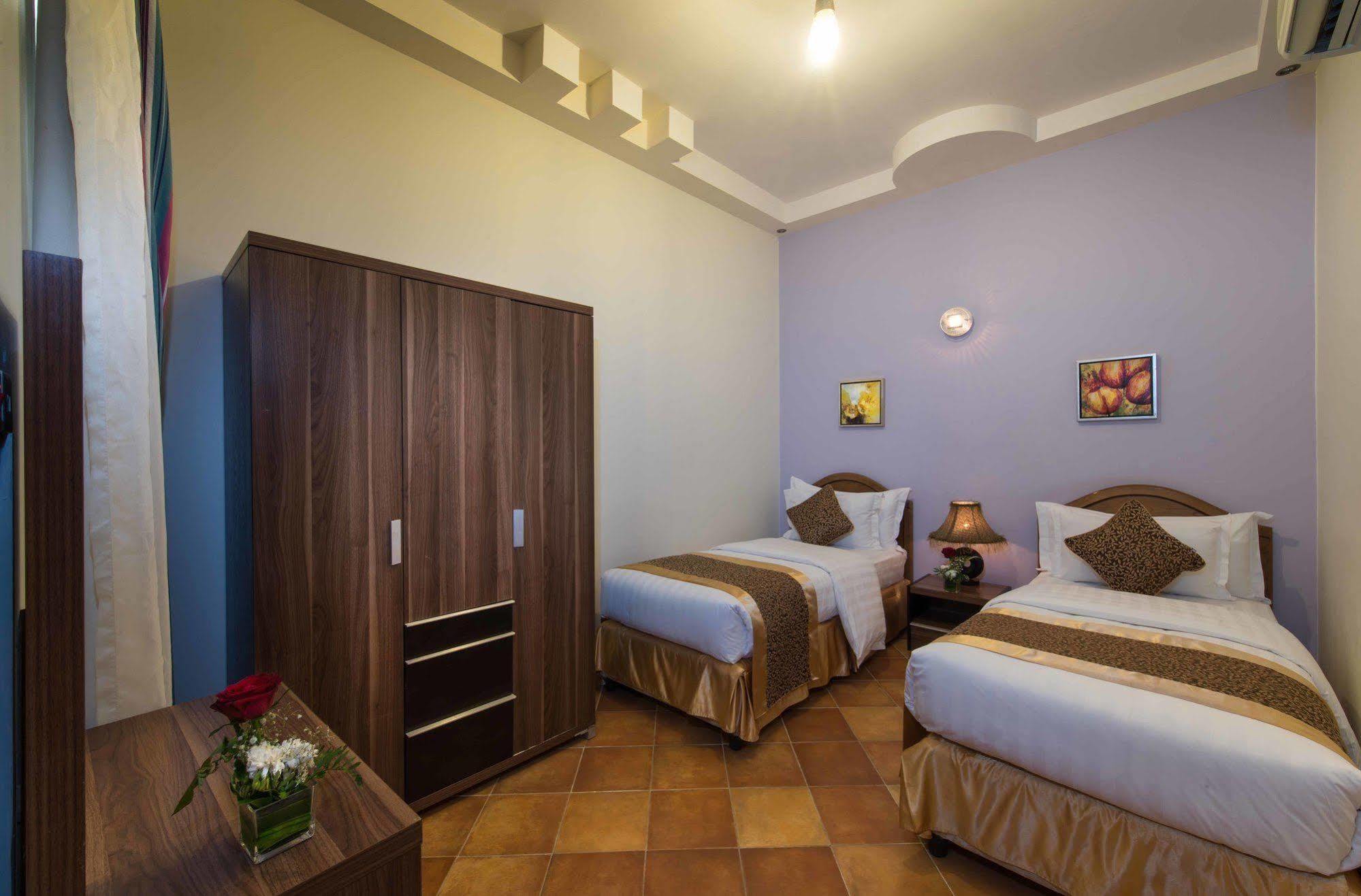 Hotel Boudl Al Nakheel Unaizah Esterno foto