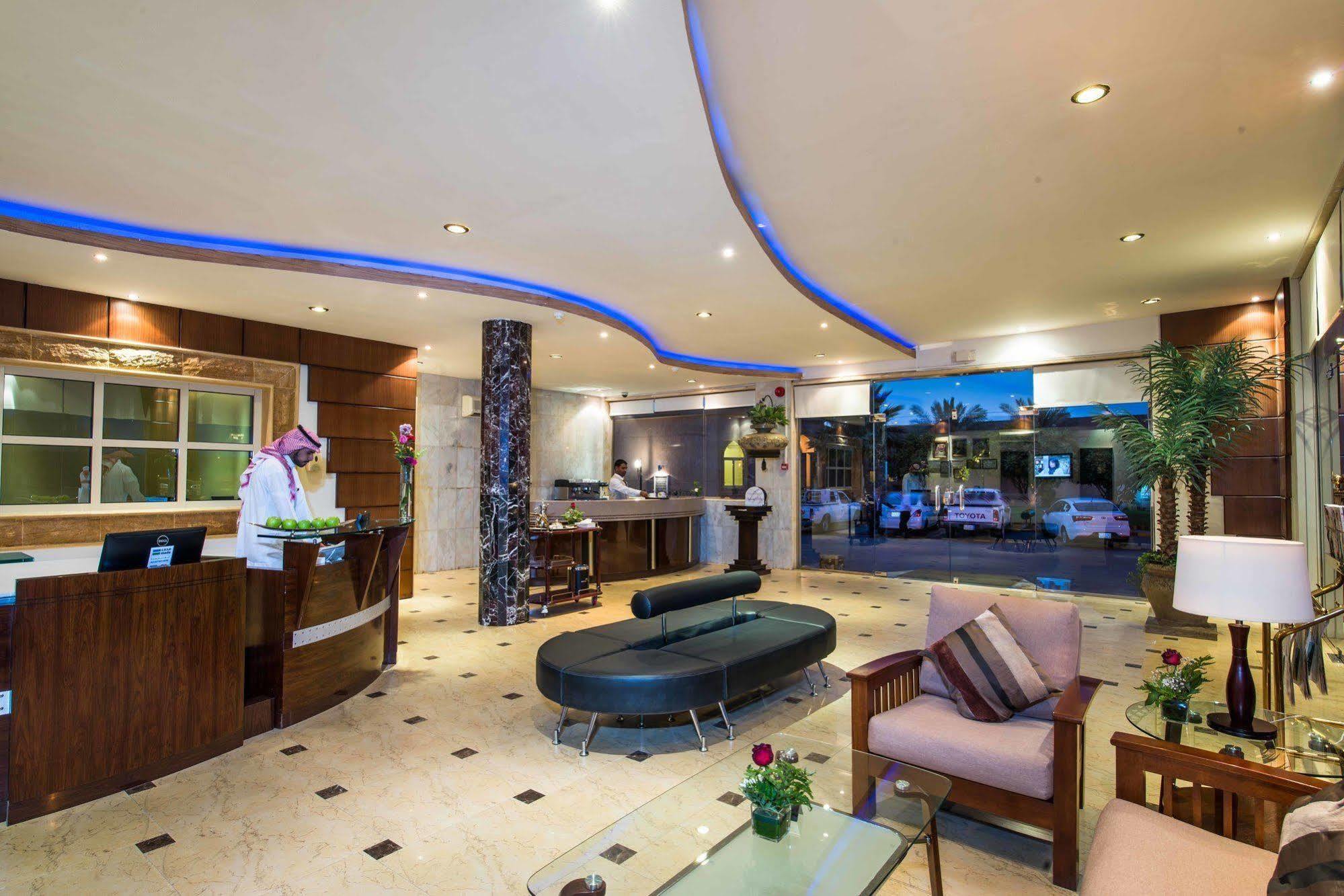 Hotel Boudl Al Nakheel Unaizah Esterno foto