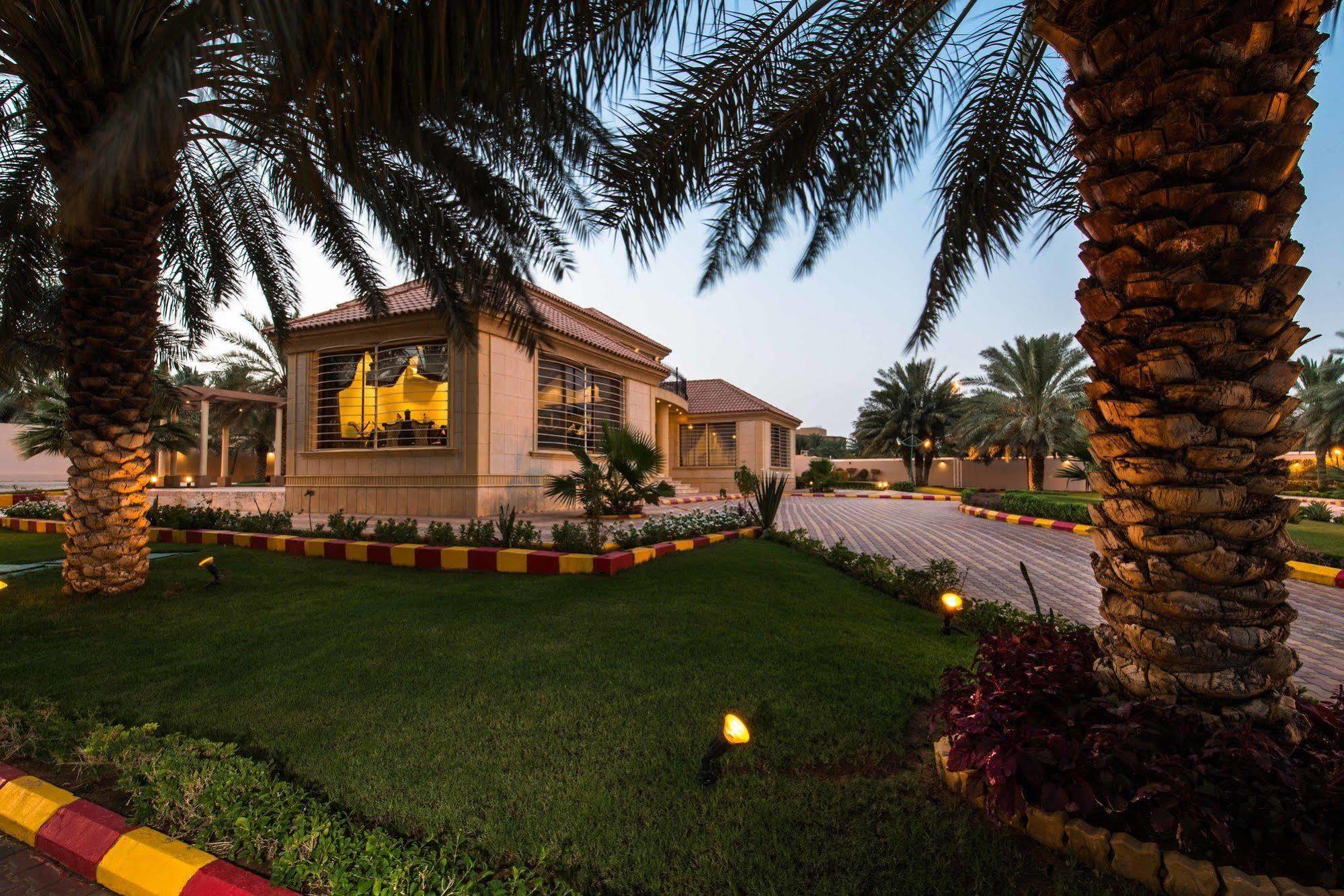 Hotel Boudl Al Nakheel Unaizah Esterno foto