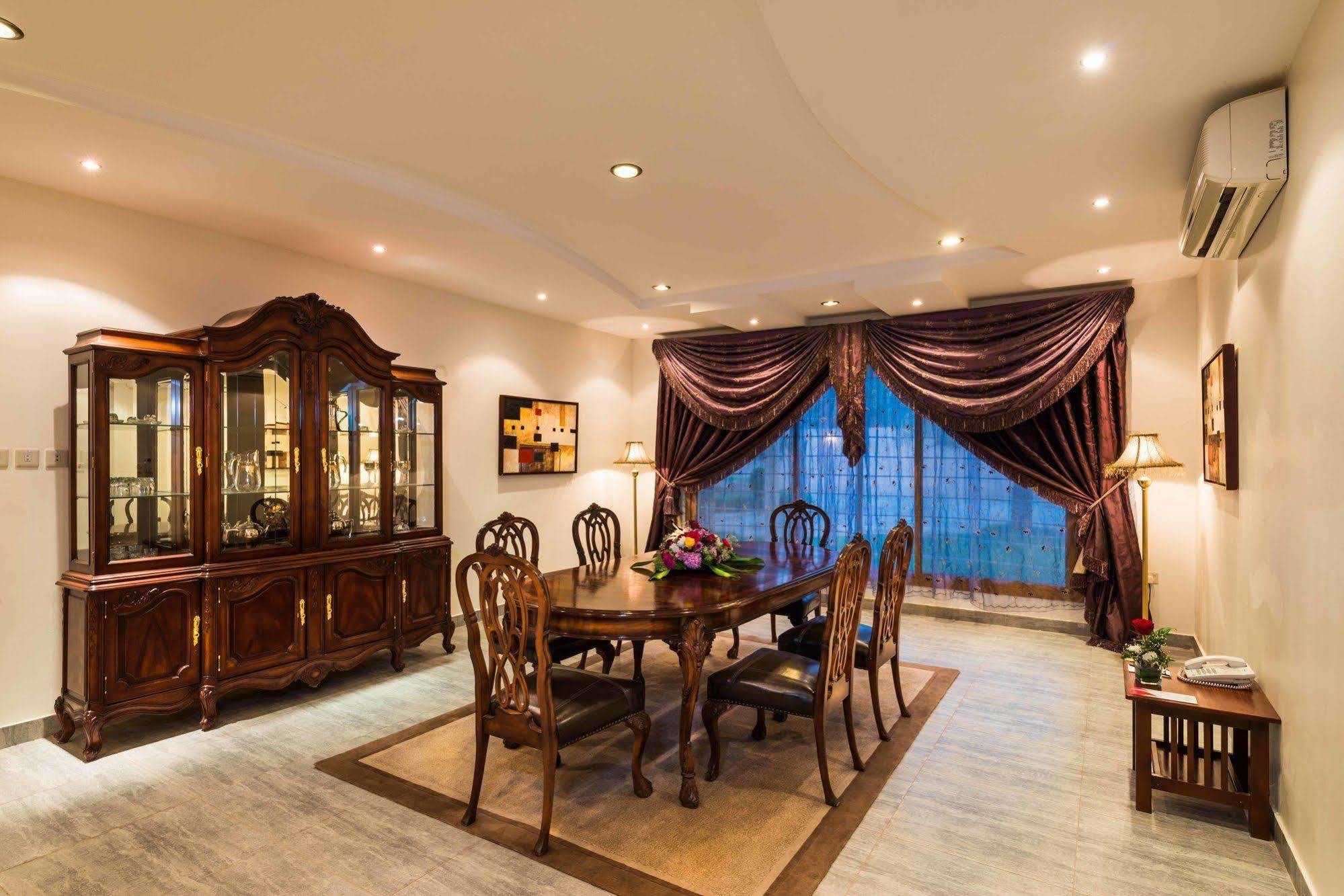 Hotel Boudl Al Nakheel Unaizah Esterno foto