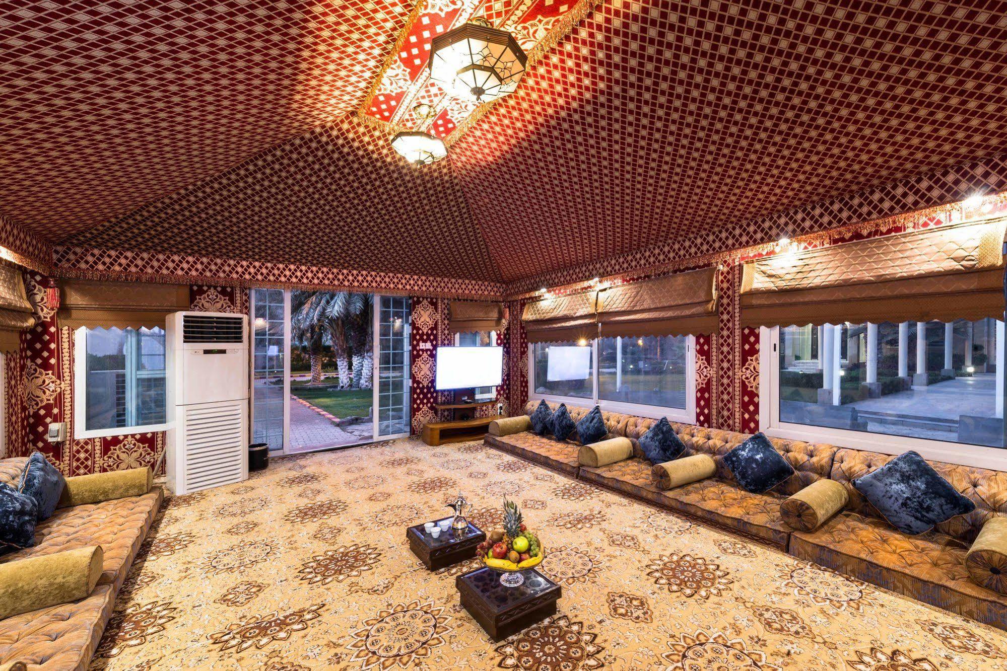 Hotel Boudl Al Nakheel Unaizah Esterno foto